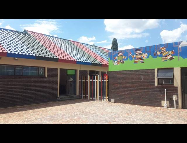 M² BUILDING FOR SALE IN SASOLBURG CENTRAL